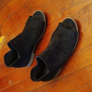 Cool by Coolway Suede Cut out Design Black Sandals Sz 38